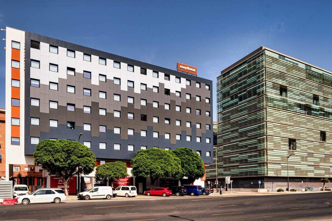 Easyhotel Malaga City Centre エクステリア 写真